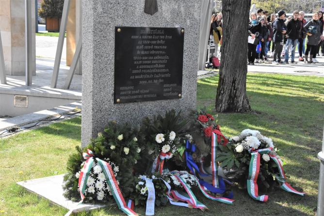 Fotó  A holokauszt magyarországi áldozataira emlékeztünk